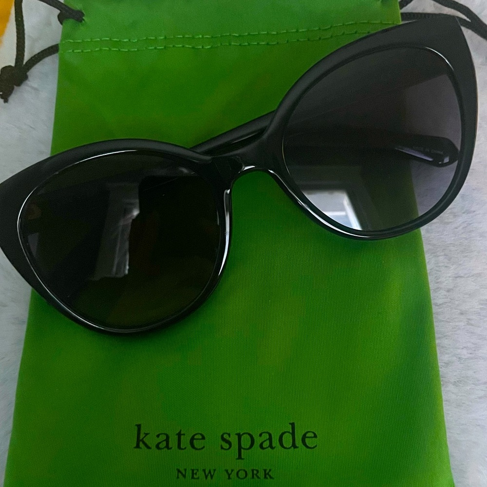 Kate Spade ♠️ Samantha sunglasses 🕶️